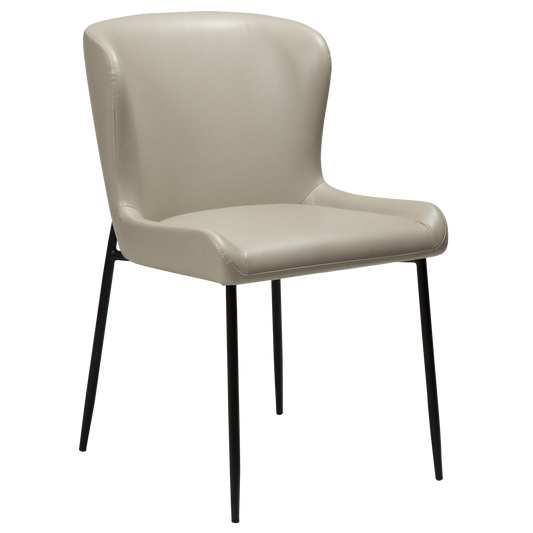 2 stk. GLAMOROUS Spisebordsstole, grå/beige kunstlæder, sorte metal ben.